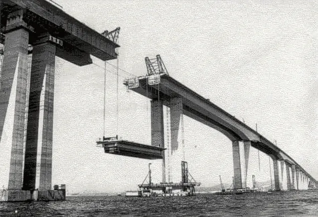 O Desafio da Ponte Rio-Niterói: Os Guindastes que Tornaram Possível esta Obra Monumental