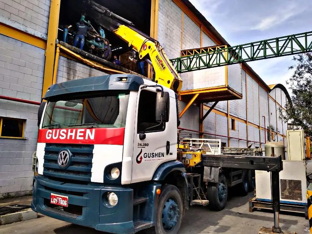 Caminhão da Gushen em operação industrial